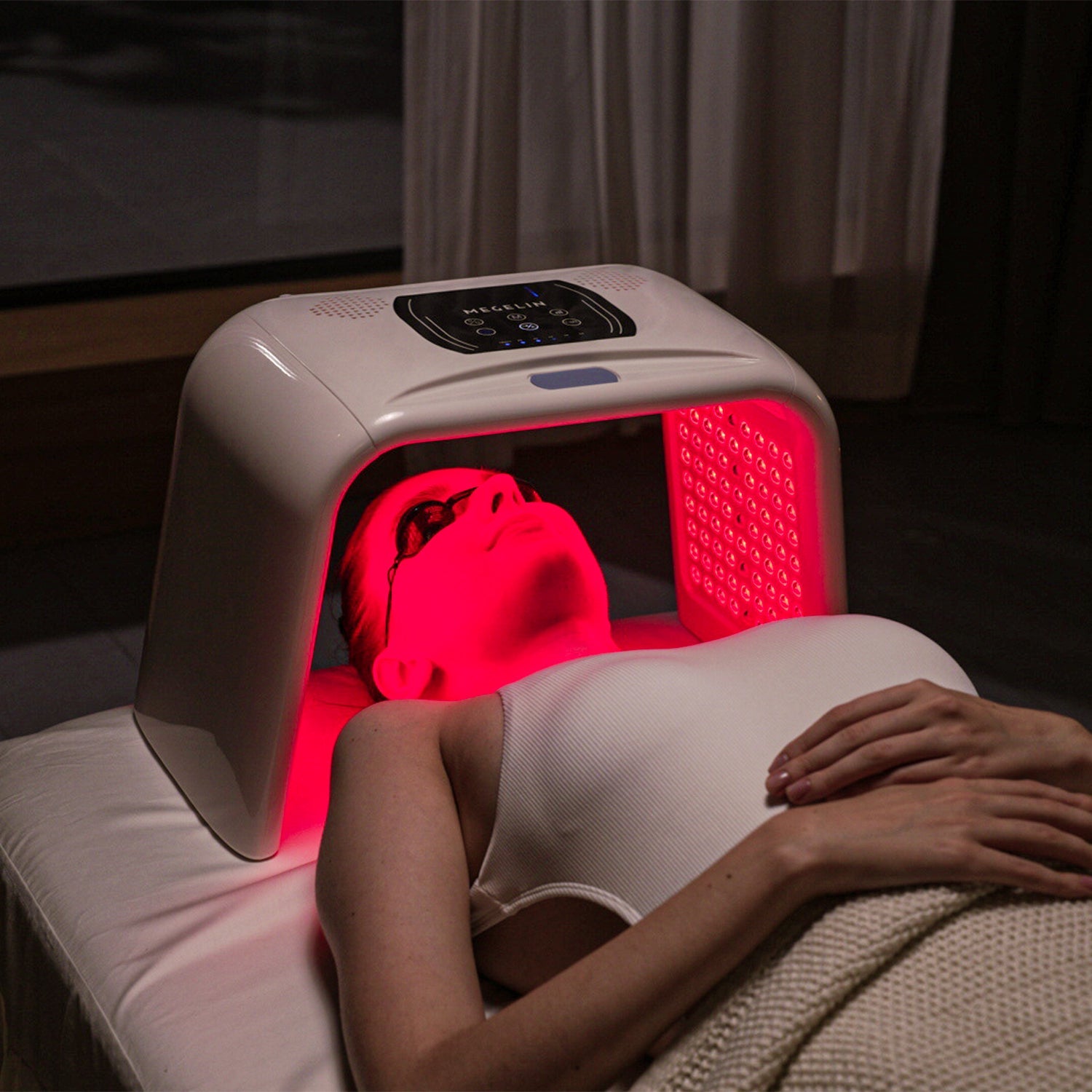 LED Red Light Therapy Machine